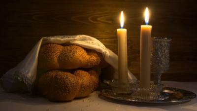 Шабат и Ханука: время зажигания свечей и правила праздника