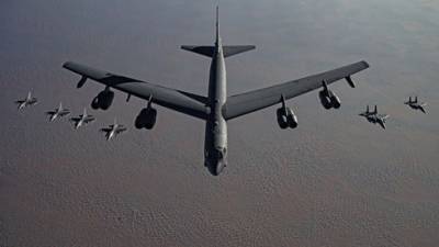 Послание Ирану: американские бомбардировщики B-52 в небе над Израилем