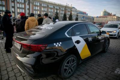 Роспотребнадзор: в Екатеринбурге в половине такси нарушают масочный режим