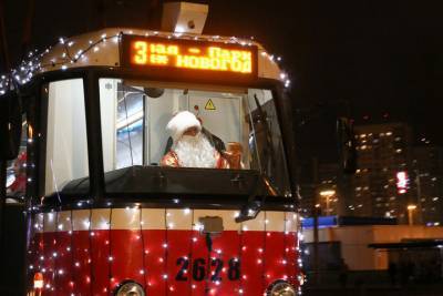 Новогодние трамваи будут курсировать в областном центре до 10 января