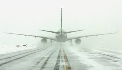 Самолеты отказывались садиться в аэропортах Киева из-за льда