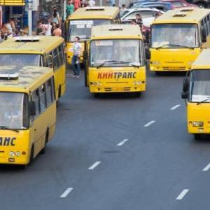 На всех маршрутах общественного транспорта в Киеве ввели оперативное положение