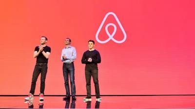 Акции Airbnb подорожали вдвое после IPO