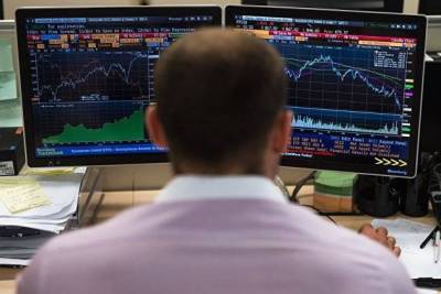 Российский рынок акций стабилен у достигнутых накануне максимумов
