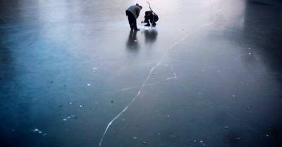 Черный лед: за два дня в водоемах Латвии погибли шесть человек