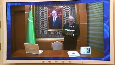 Разработан новый стандарт вывешивания портрета президента Бердымухамедова