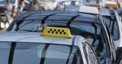 Гололед в Киеве: таксисты резко увеличили цены на свои услуги (фото)