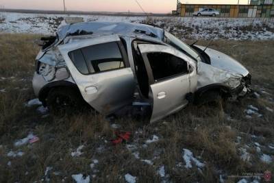 На трассе в Жирновском районе погиб водитель перевернувшейся Renault