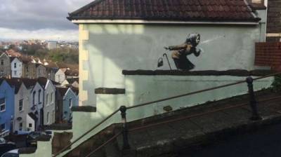 В Британии появилась новая работа легендарного уличного художника Бэнкси