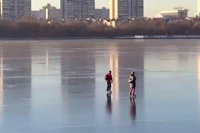 Москвичей предостерегли от выхода на лед водоемов