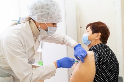 В Югре началась масштабная вакцинация от коронавируса