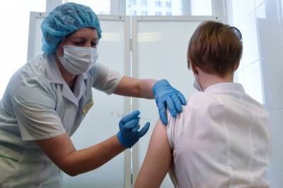 Массовая вакцинация от COVID-19 началась в Югре