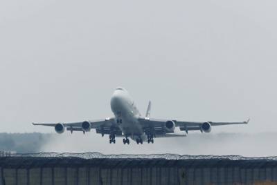 Ледяной дождь парализовал работу аэропортов: самолеты не могут приземлиться, подробности