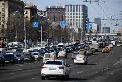 В Москве за 10 лет выбросы газов от автотранспорта снизились на 600 тыс тонн