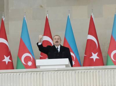 Парламент Азербайджана отменил военное положение и проголосовал за "День победы" в войне за Нагорный Карабах