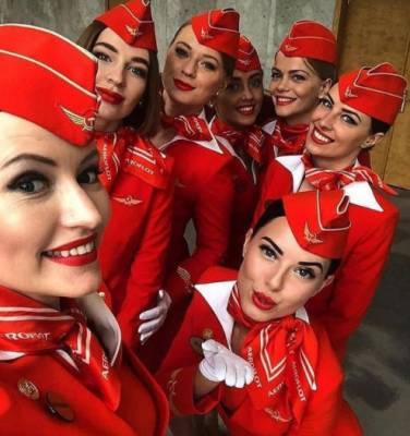 Групповое фото российских стюардесс заворожило иностранцев