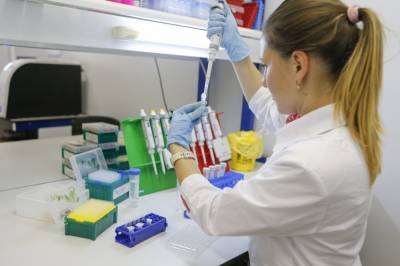 AstraZeneca объявила о совместных испытаниях эффективности своей вакцины и «Спутник V»
