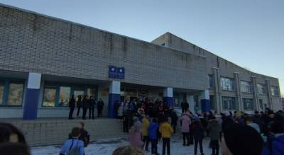 В Чебоксарах по улице Шумилова эвакуировали школу № 17