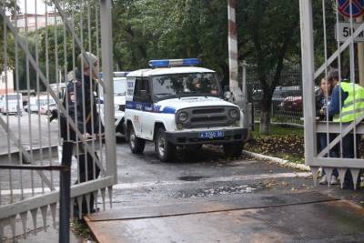 Петербуржцу, пришедшему в киоск без маски и поругавшемуся с полицией, дали 5 суток ареста