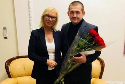 Денисова уволила помощника по Донбассу, который повалил охранника ресторана