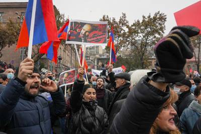 Оппозиция перекрыла улицы Еревана под лозунг «Армения без Никола»