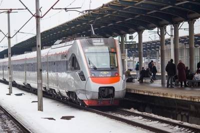 Из-за ухудшения погодных условий в Украине возможны задержки в движении поездов