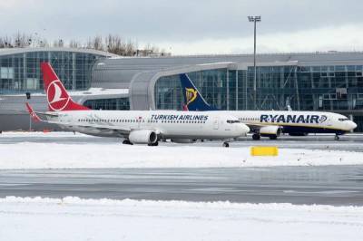 Обыск во львовском аэропорту: следователи вернули документы, которые изъяли в аэропорту