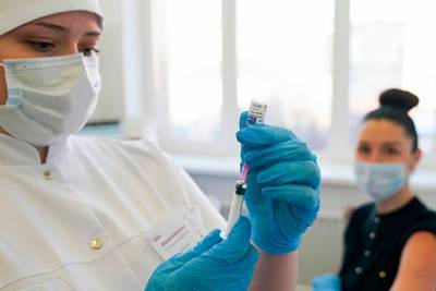 Собянин объявил о начале вакцинации новых групп риска