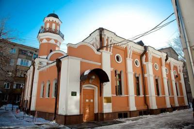 Путин поручил помочь мусульманам восстановить мечеть