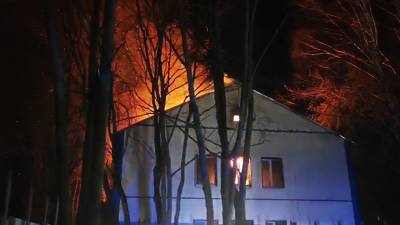 Появилось видео сильного пожара в лаборатории в Красногорске