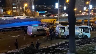 Массовое ДТП: 16 машин столкнулись во Владивостоке