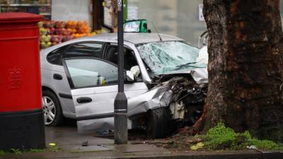 Вылетевшая на тротуар машина сбила пять человек на севере Лондона