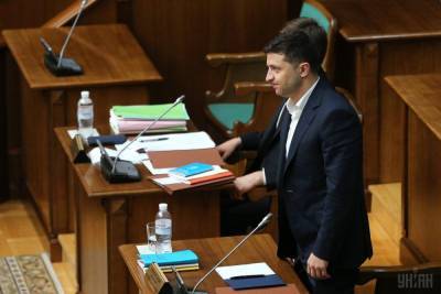В Европарламенте отчитали Зеленского за желание распустить Конституционный суд