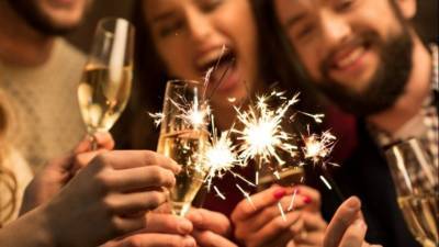 «Налейте мне еще бокальчик!»: названа оптимальная доза шампанского на Новый год