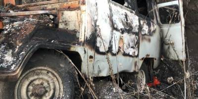 Везли икру. Украинские пограничники обнаружили обгоревший автобус российских контрабандистов
