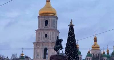 В ПЦУ возмущаются "ведьминский шляпой" на главной елке страны