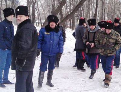 Власти опровергли слухи о привлечении казаков к охране порядка в праздники в Москве