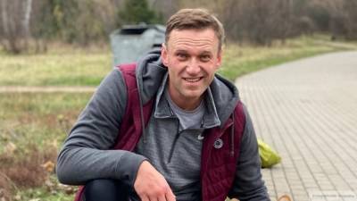 Алексей Навальный продолжает терять доверие россиян