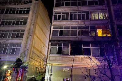 Ночной пожар заставил севастопольцев прыгать из окон квартиры
