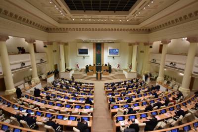 Новый парламент Грузии начал свою работу без оппозиционеров
