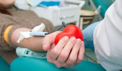 Больницы Петербурга ожидают нехватку донорской крови на новогодних праздниках