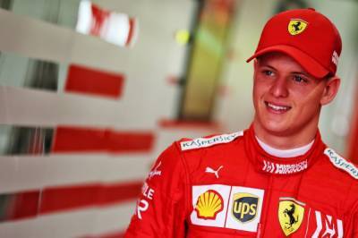 Сын знаменитого Шумахера дебютировал в гонках " Формула-1"