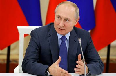 Путин поддержал идею лицензирования производителей дезинфицирующих средств