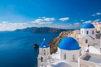 Греция сократила карантин для туристов на праздники