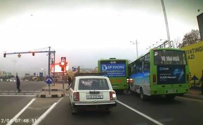 Водителей автобусов, устроивших гонки в Ташкенте, на год лишили водительских прав