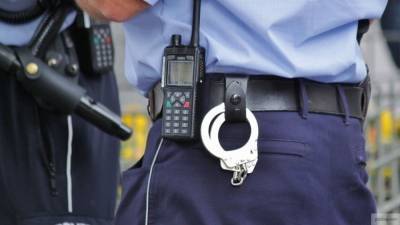 Полиция ищет пропавшего подростка в черном пальто в Керчи