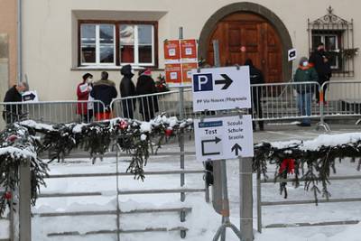 Власти Швейцарии попросили туристов не приезжать на горнолыжные курорты