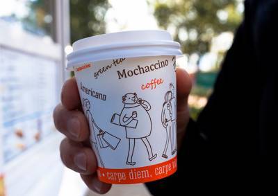 В Чехии запретили продажу кофе и других напитков на вынос в стаканчиках