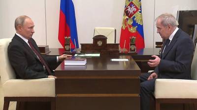 Выполнение поправок в Основной закон страны Владимир Путин обсудил с главой Конституционного суда