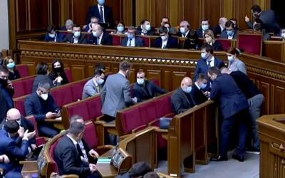 Позор на всю Верховную Раду: Порошенко и Тимошенко оштрафуют - в чем провинились нардепы